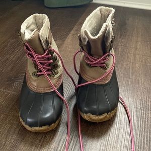 Espirit duck boots